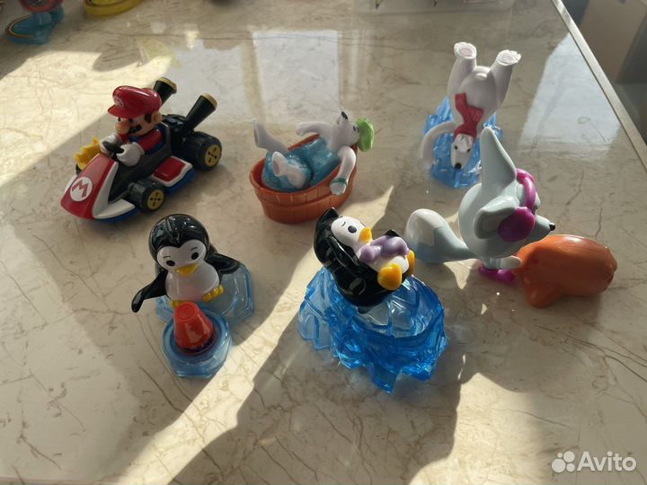 Игрушки из Kinder Maxi