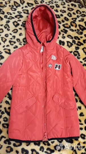 Продам пальто для девочки