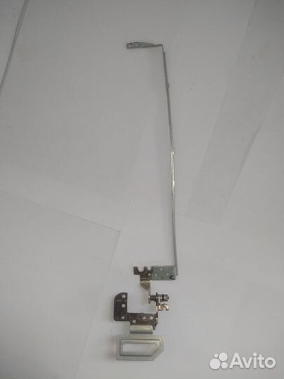 Петля правая Acer Aspire E5-521