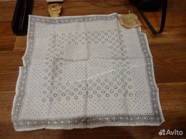 Мужской носовой платок,1982