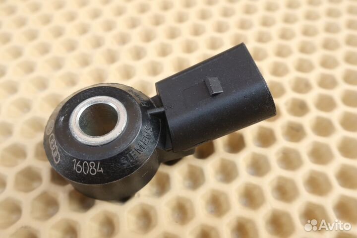 Датчик детонации VAG 030905377D