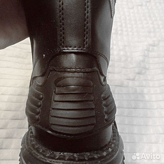 New Rock Tank берцы на руках