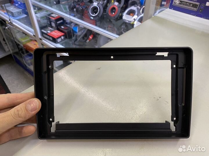 Переходная рамка LADA Granta