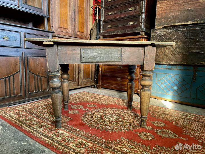 Стол старинный