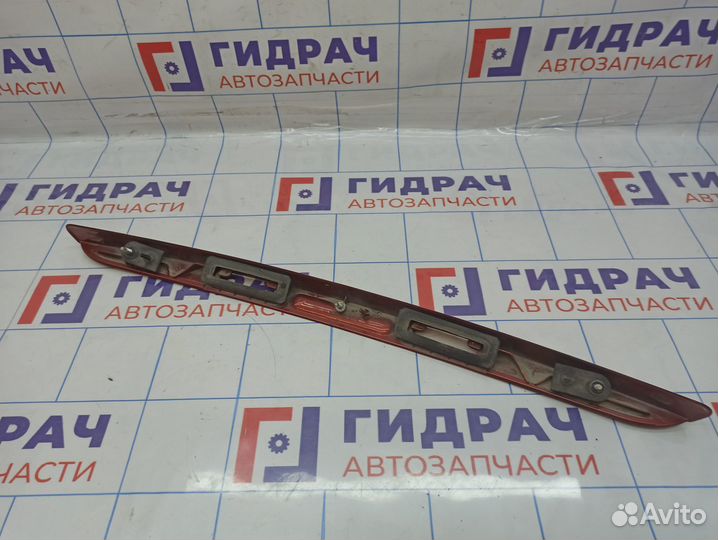 Накладка двери багажника Ford Fiesta (Mk VI) 1381026