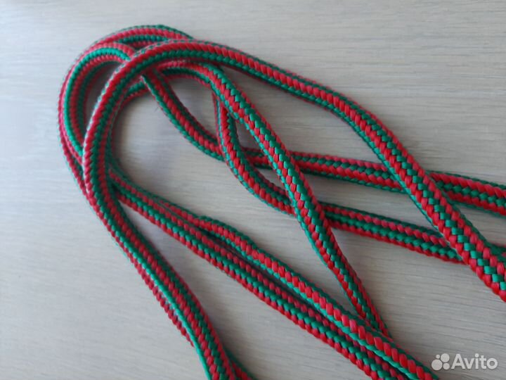 Гимнастическая скакалка