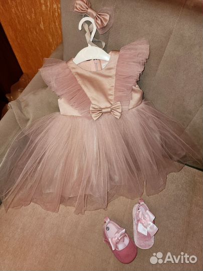 Платье и пинетки туфли на годик