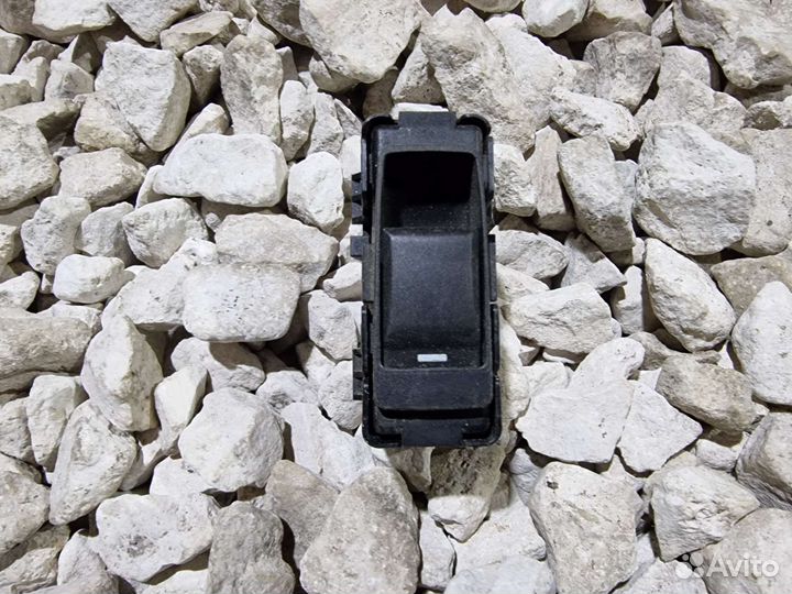 Кнопка стеклоподъемника Крайслер 300C