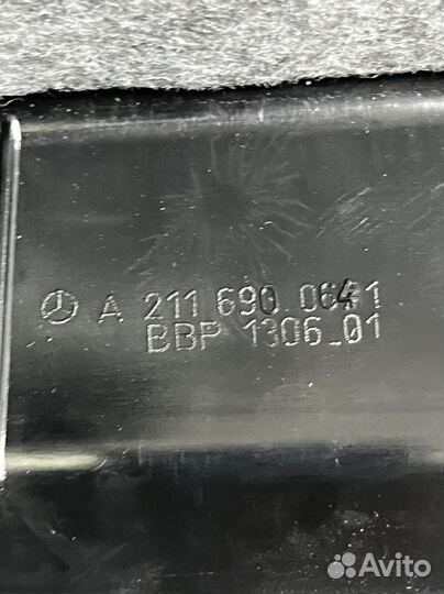 Обшивка крышки багажника мерседес w211