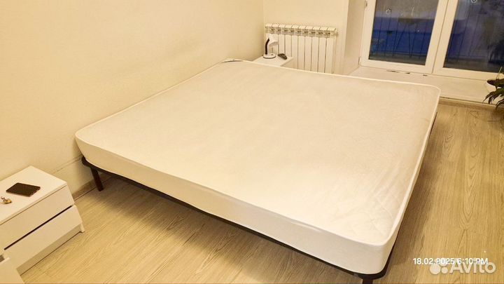 Кровать с матрасом бу 180*200см