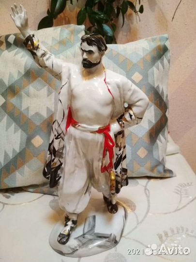 Фарфоровые статуэтки времен СССР