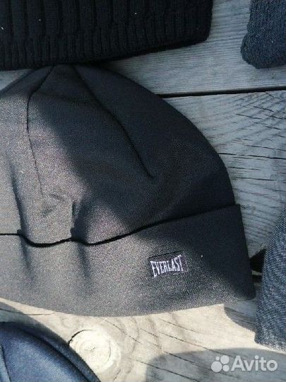 Мужские спортивные шапки