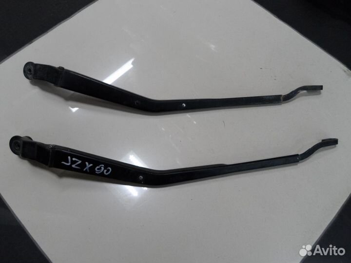 Держатель щетки стеклоочистителя Toyota левый