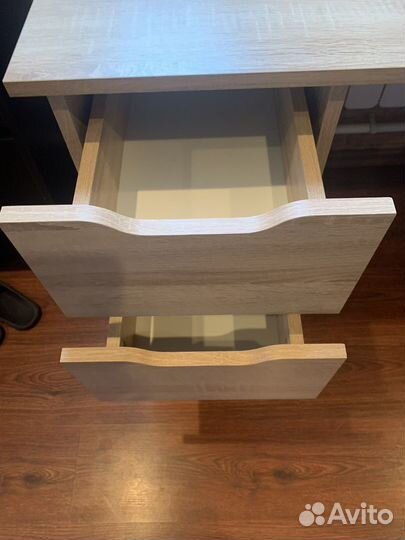 Письменный стол