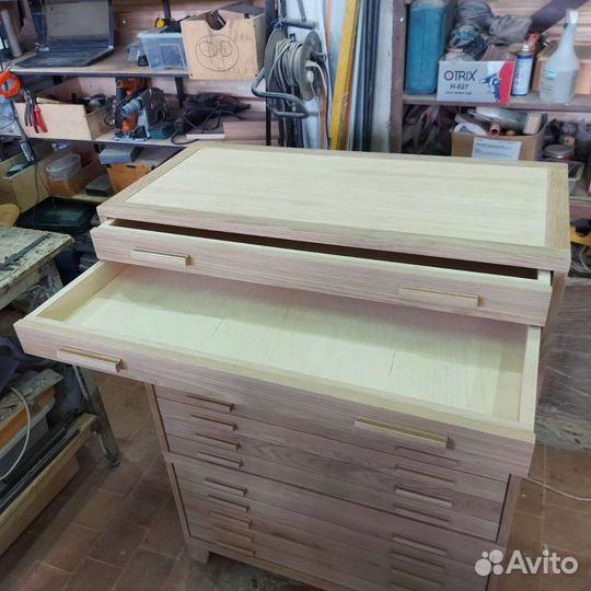 Стеллаж коллекционный. Полки витрины