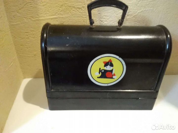 Детская швейная машинка времён СССР 1960- 1970 год