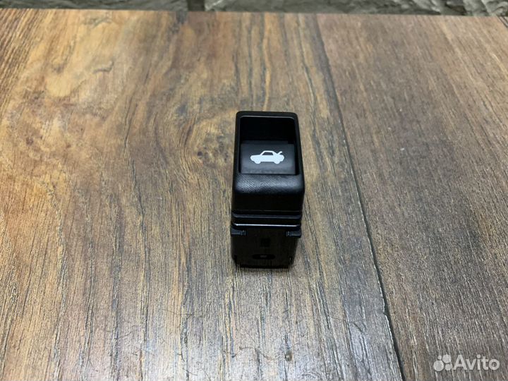 Nissan Teana J32 Кнопка открывания багажника