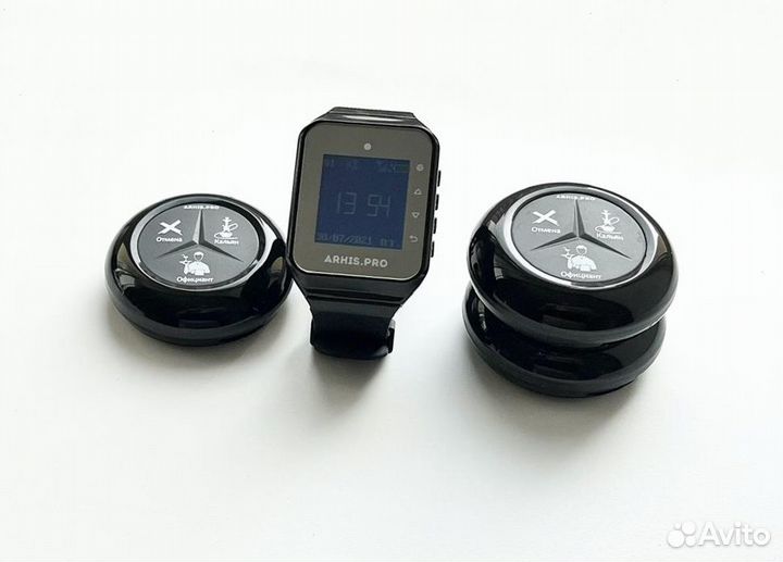 Кнопка вызова официанта с часами в кальянную