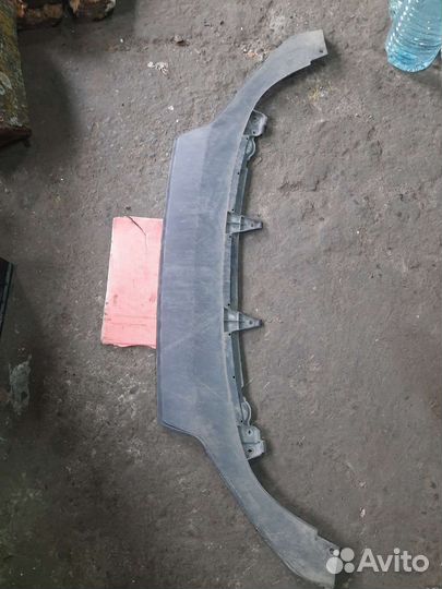 Губа переднего бампера Фольксваген джетта 6