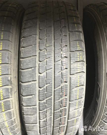 Goodyear UltraGrip Ice Navi Zea 215/60 R17 W