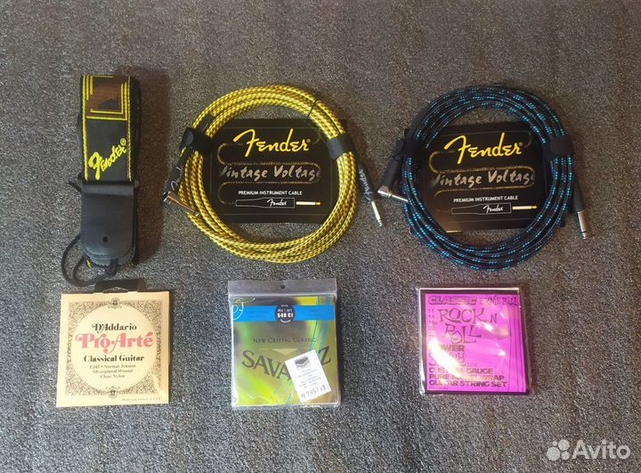 Гитарный чехол и принадлежности Fender, Savarez