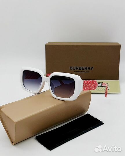 Солнцезащитные очки Burberry