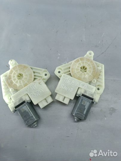 Моторчик стеклоподъемника Skoda Rapid