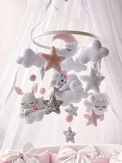 Мобиль на кроватку из фетра