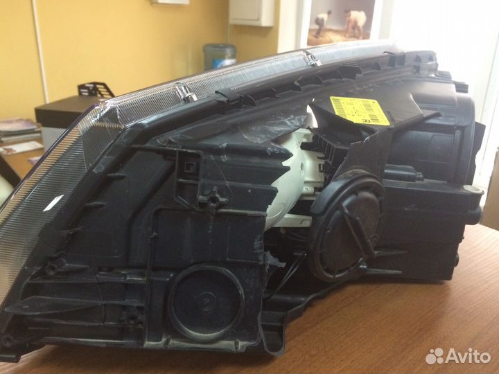 Фара передняя правая Skoda yeti 2014-2015 5l194101