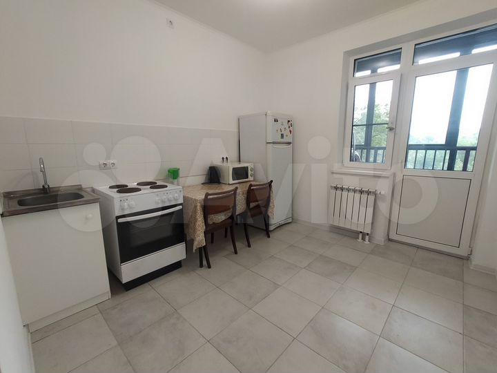 2-к. квартира, 65 м², 3/10 эт.