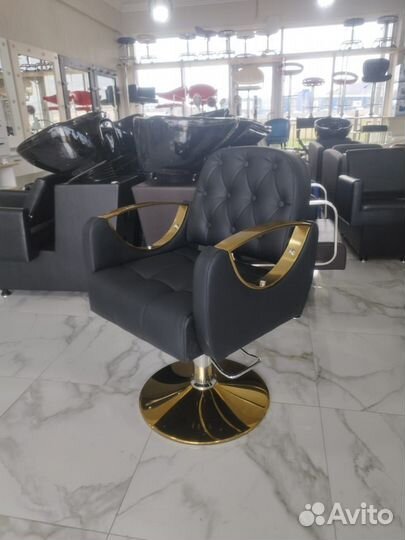 Парикмахерское кресло