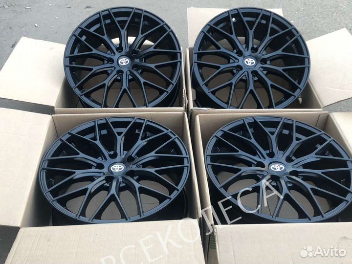 Toyota black R18 Комплект новых дисков