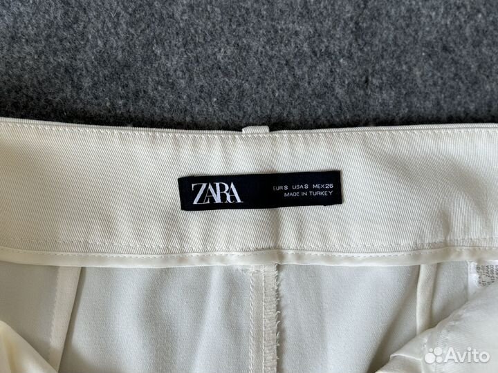 Брюки женские zara белые со стрелками S