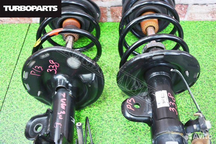 Стойки передние Toyota Prius ZVW30 2zrfxe