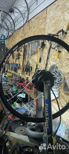 Спицовка велосипедных мотор колёс и обычных колёс