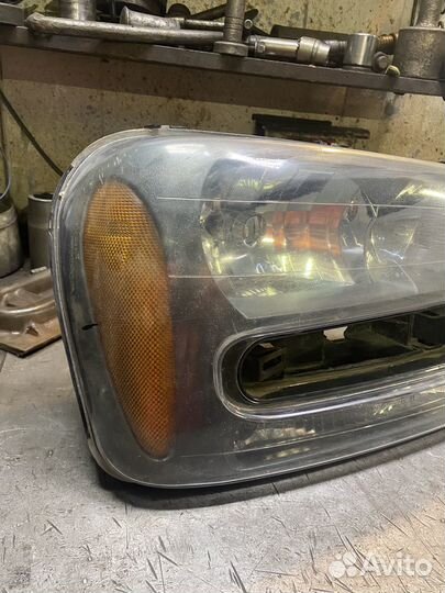 Фара правая передняя chevrolet trailblazer