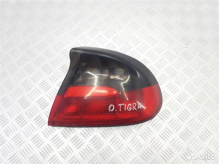 Фонарь задний правый Opel Tigra A