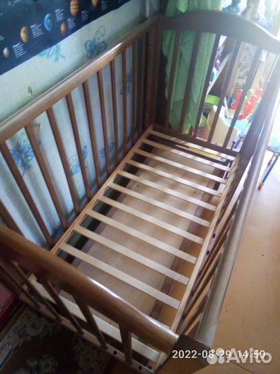 Продам детскую кроватку