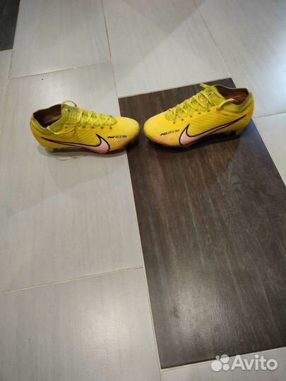 Футбольные бутсы