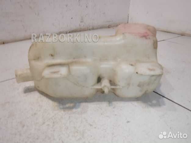 Бачок омывателя Форд