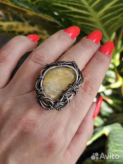Опал желтый