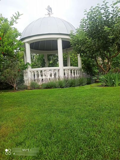 Дом 300 м² на участке 12 сот.