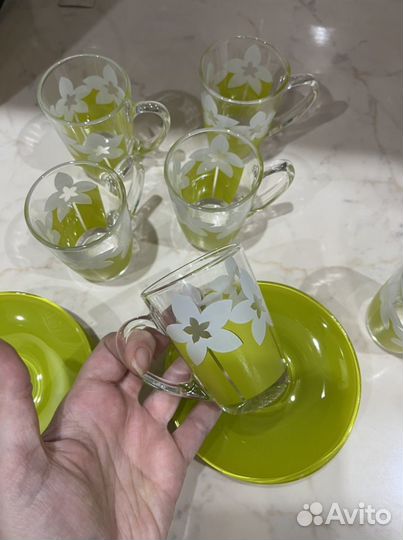 Кофейные чашки с блюдцами,зеленые люминарк