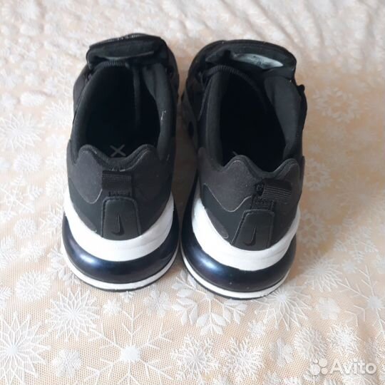 Кроссовки женские