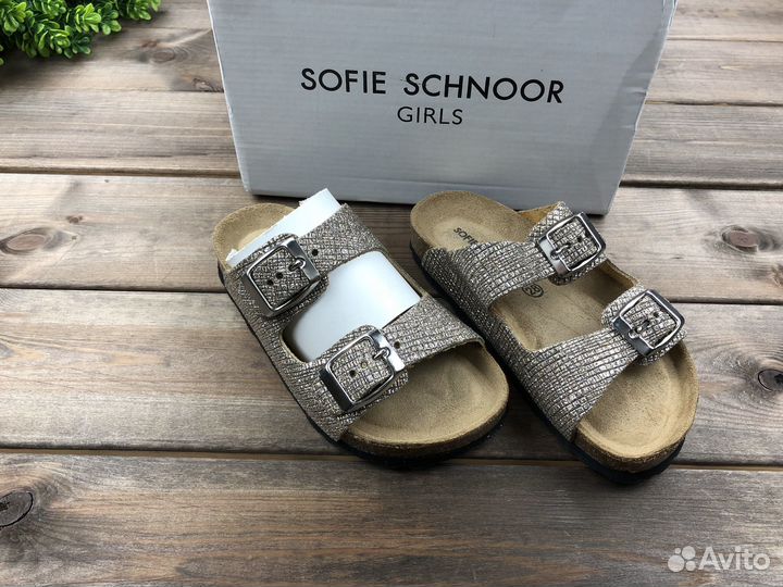 Сандали для девочки кожаные новые Дания