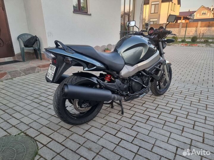 Honda X11 CB1100 super four