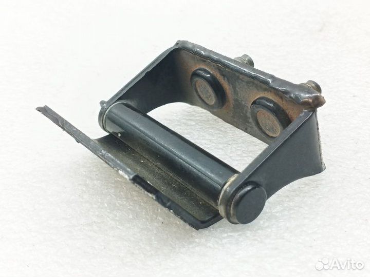 Петля двери багажника задняя левая Nissan Qashqai