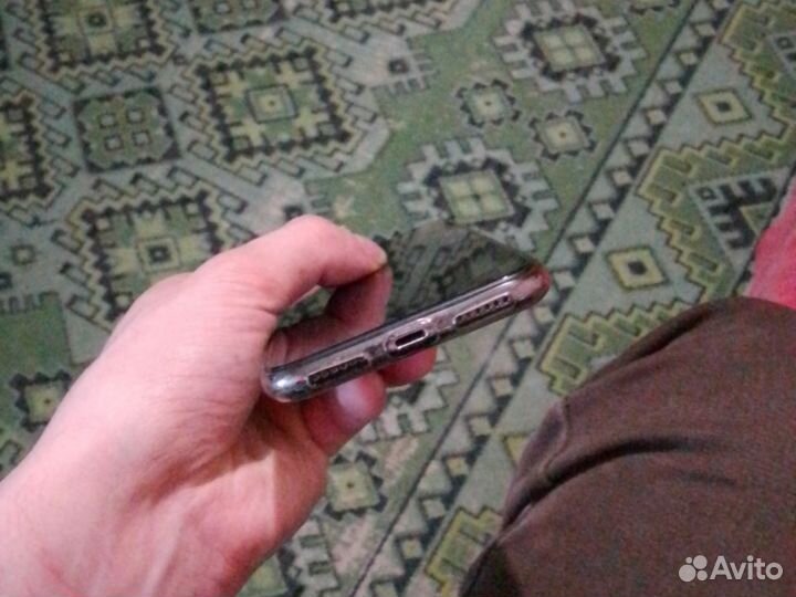 iPhone X, 64 ГБ