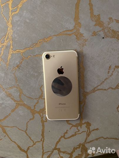 Телефон iPhone 7