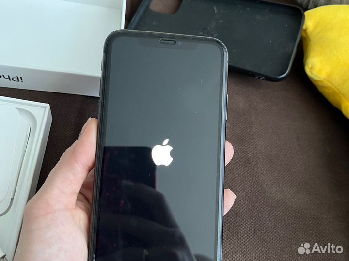 iPhone 11, 64 ГБ